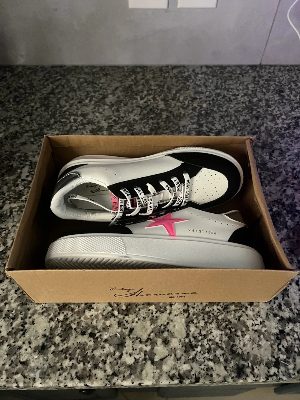 Women’s Vintage Havana Lexa Sneaker size 7.5